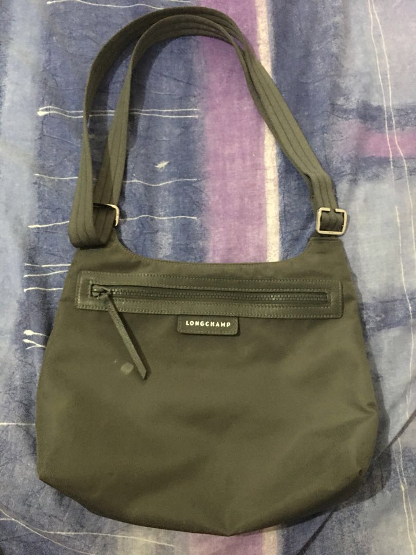Authentic Longchamp crossbody Bag, Women's Fashion, Bags & Wallets