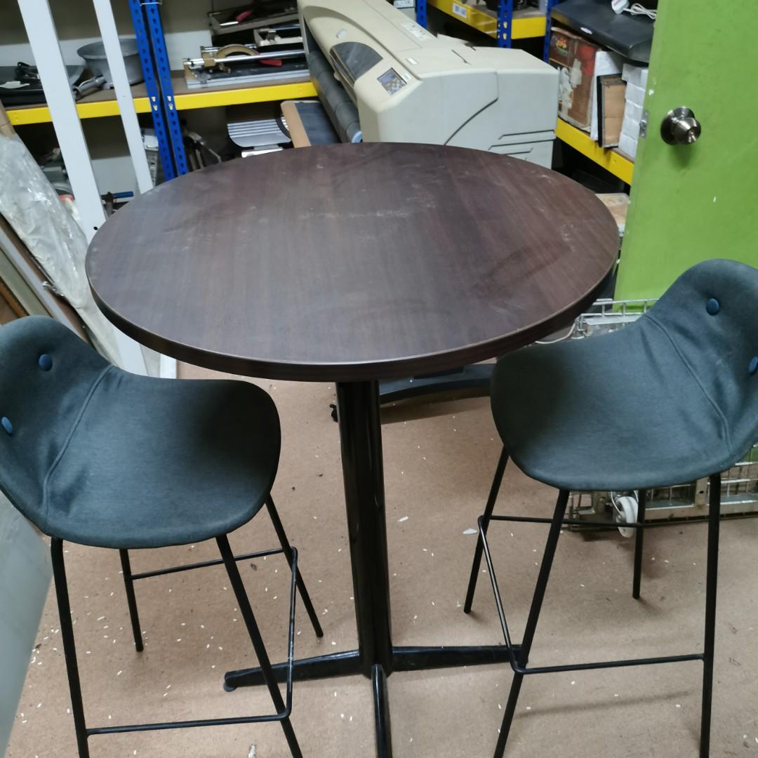 Bar table set (Category: Tables & Sets) located in Kuala Lumpur. Submitted by srproject (Listing ID 263181082, Image 1). Description: 2.5ft L x 42" H Bar table set Bar height round table with 2 chairs Round fomica round table with heavy duty steel leg Modern high chair with blue cushions All in good condition and quality Available now.