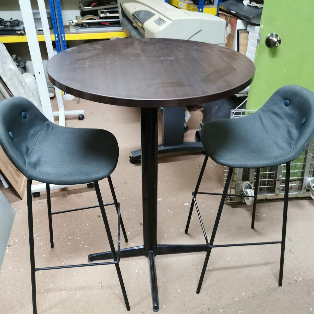 Bar table set (Category: Tables & Sets) located in Kuala Lumpur. Submitted by srproject (Listing ID 263181082, Image 2). Description: 2.5ft L x 42" H Bar table set Bar height round table with 2 chairs Round fomica round table with heavy duty steel leg Modern high chair with blue cushions All in good condition and quality Available now.