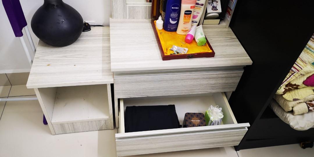 Dressing Table and Side Table (Category: Tables & Sets) located in Kuala Lumpur. Submitted by cyanate84 (Listing ID 263292277, Image 2). Description: Used dressing table and side table Both in good and working condition except few stains on d side table See attached photo...