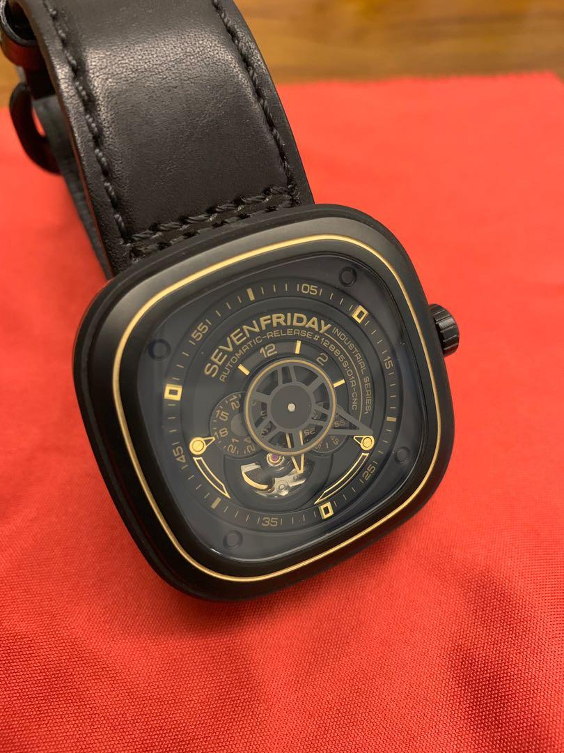 Sevenfriday store red army