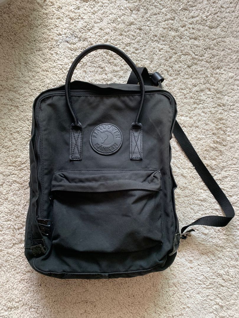 Kanken all black deals