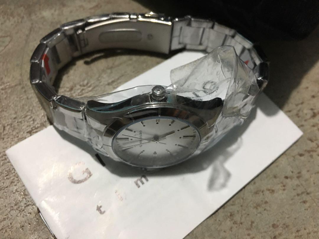Giordano ladies’ watch (Category: Women's Watches) located in Manila. Submitted by pingfed (Listing ID 263224016, Image 3). Description: Model No. G276322 Color: Silver Meetup: Sampaloc, Manila; QC; San Juan Delivery can be arranged..
