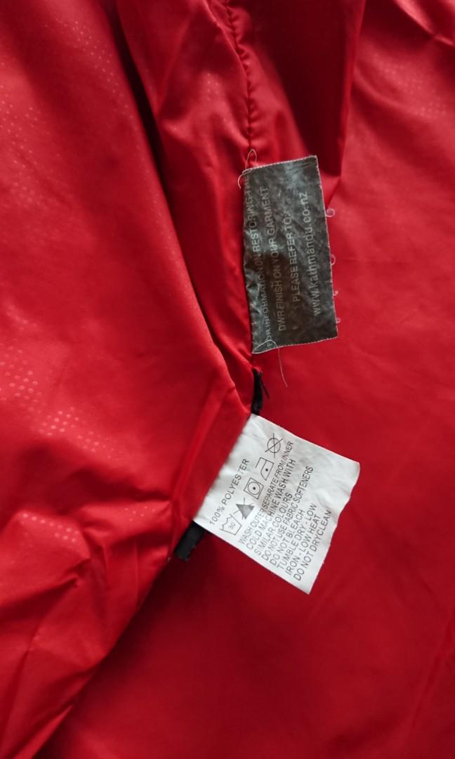 Jacket multi-purpose （分類：外套及戶外衣服）位於 Hong Kong。 由 homingmon 提交（商品編號 263311193，圖片 3）。簡介： - For boys around 140-150cm height - Wore Few days of trip at Finland in summer - suitable for fall or winter - two pieces : inner is fleece, outer is polyester. They can either be wore as layered or separated. - bought from Australia. - no broken or torn parts, in good condition。