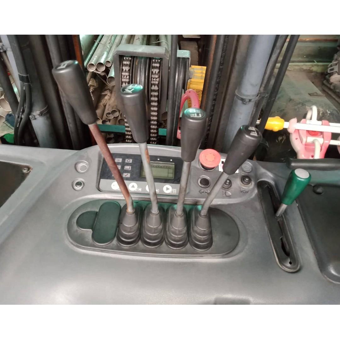 komatsu reach truck 1.5tons 5 meters height stand up Battery Forklift (Category: Construction Tools & Equipment) located in Caloocan City. Submitted by danilo.danilo3 (Listing ID 263244191, Image 3). Description: Lockerbi Industrial Machinery Supply Japan surplus shop. Lots available. Most items negotiable~ Open Mondays to Saturdays 9am - 5:30 pm. More items available. Feel free to bring your technicians. Type "Lockerbi Philippines" in google to 