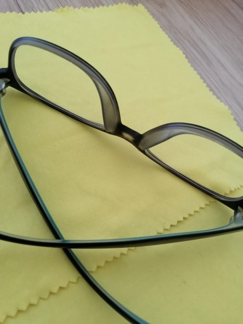 Korean Eyeglass Frame (Category: Sunglasses & Eyewear) located in Carmona. Submitted by genperf (Listing ID 263163311, Image 3). Description: Preloved distance eyeglasses for men with lens still intact but, replaceable. With a small scratch on the front eye area but, still in good condition. Korean made, plastic, flexible, color navy blue. No case..
