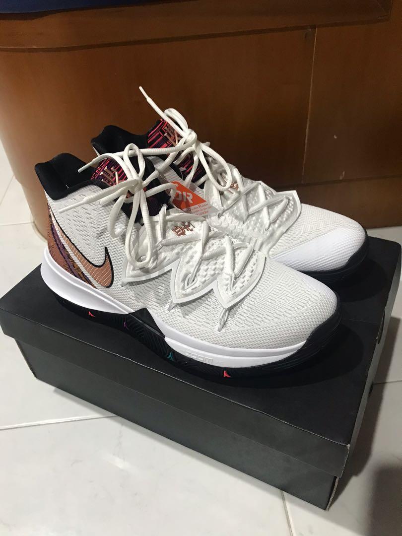 Kyrie 5 hotsell bhm footlocker