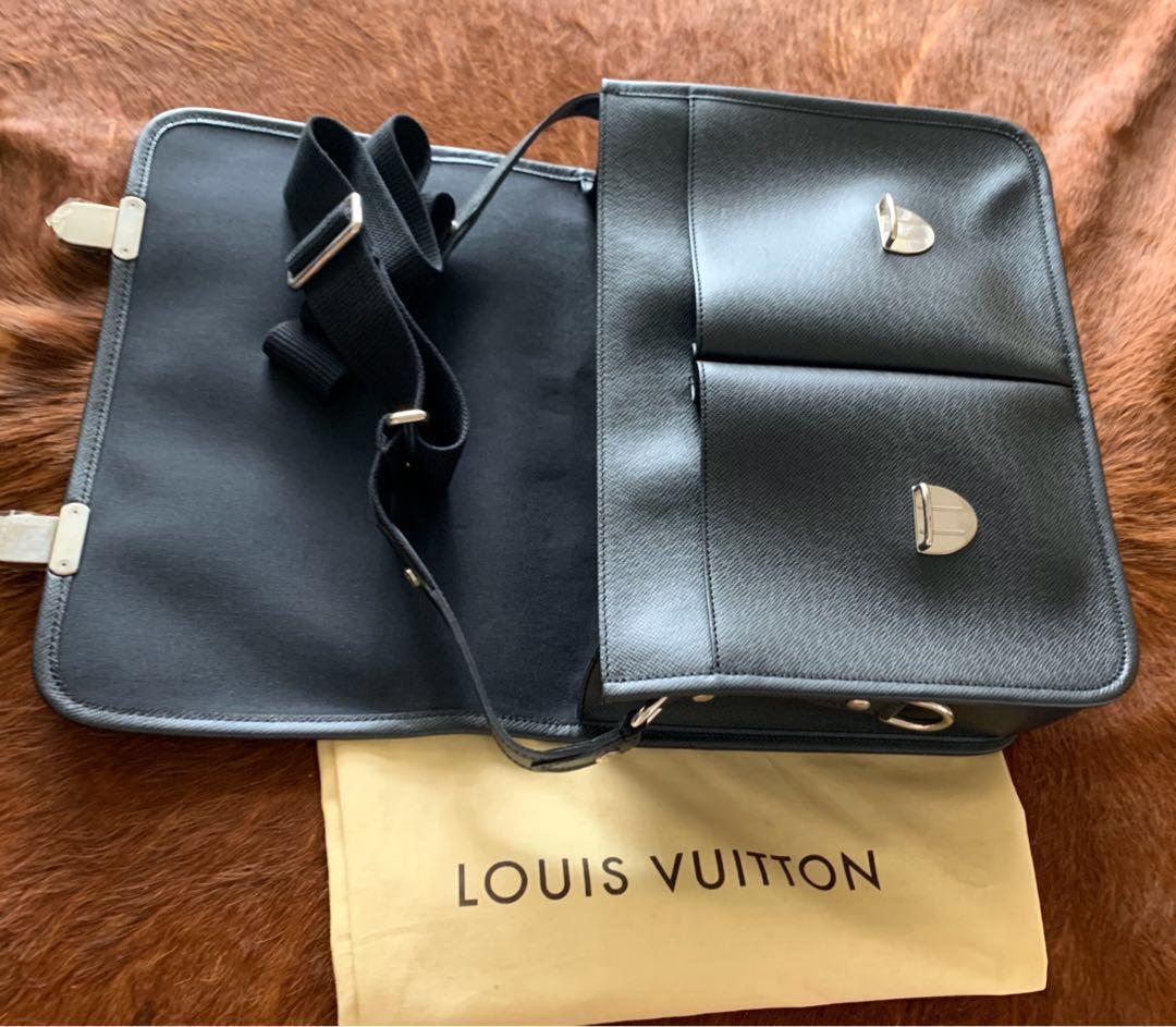 Louis Vuitton Alexei Taiga Messenger - DesignerSupplier