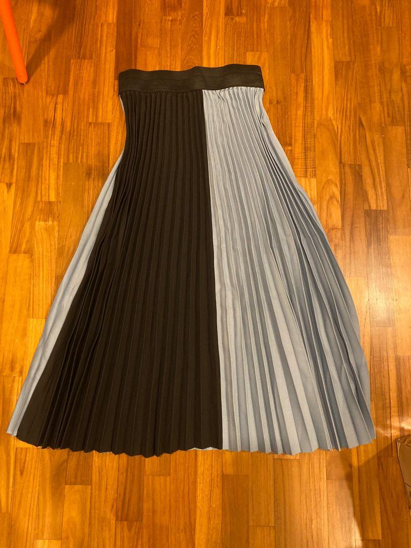 Pleated Skirt Womens Fashion Bottoms Skirts On Carousell 