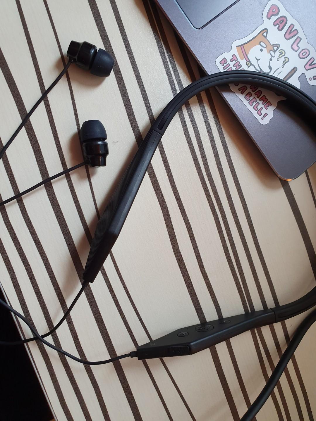 PLT BB100 Wireless Earpiece