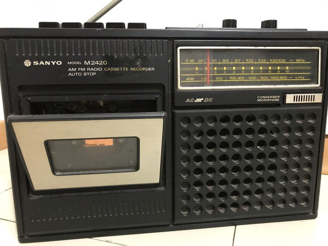 Vintage Sanyo am/fm radio casette recorder 2402F Partially Works 