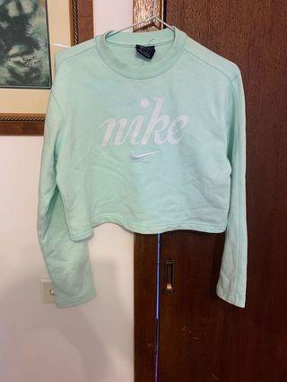 Nike crop