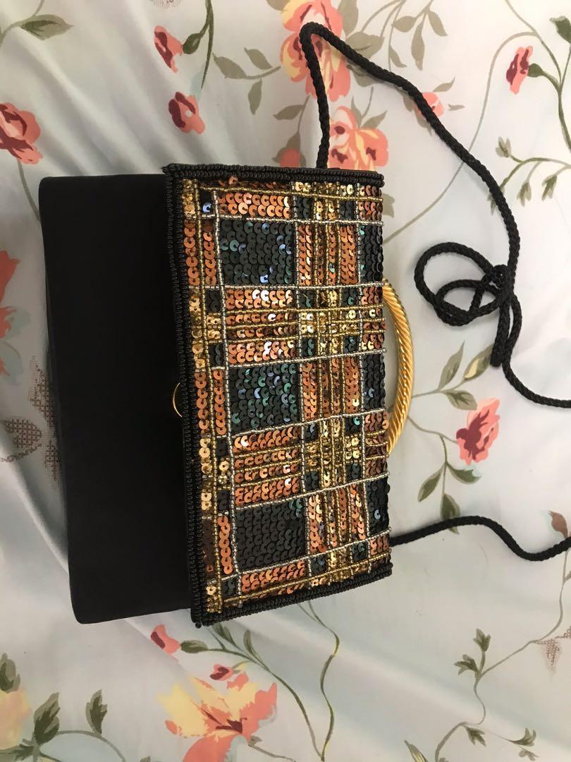 晚會袋 （分類：Tote Bags）位於 Hong Kong。 由 funnyoo 提交（商品編號 263368288，圖片 4）。簡介： 可以手提同斜咩。
