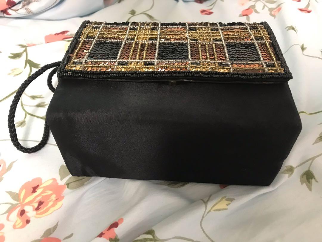 晚會袋 （分類：Tote Bags）位於 Hong Kong。 由 funnyoo 提交（商品編號 263368288，圖片 5）。簡介： 可以手提同斜咩。