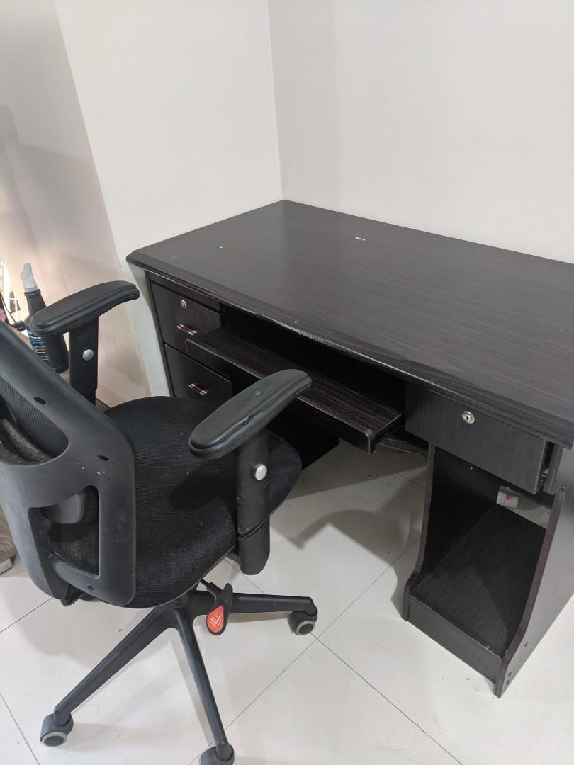 Second hand computer table and chair clearance