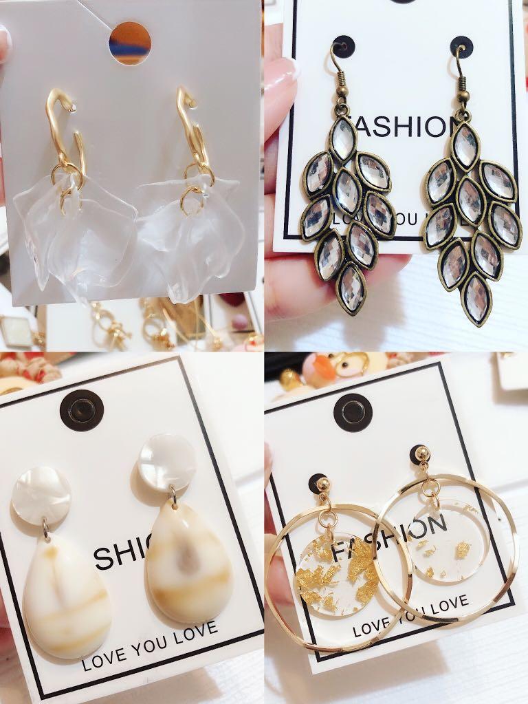 Earring （分類：耳環）位於 Hong Kong。 由 jw.accessories 提交（商品編號 263328636，圖片 8）。簡介： New Arrival ❣️ [$20對］ [$60 /3對包平郵] [$100/6 對包平郵］ 全部🉐️1對 實物拍攝 📷 🈶️意cap 圖pm 😃 - - - ☑️滙豐 /中銀/payme/支付寶/轉數快 #飾物 #韓國 #頸鏈 #手鍊 #手錶 #手鐲 #介指 #耳環 #出口飾物 #歐美飾品 #日韓首飾 #accessories #koreastyle #韓款 #網上飾物店 #禮物 #民族 #earings #rings #香港飾#。