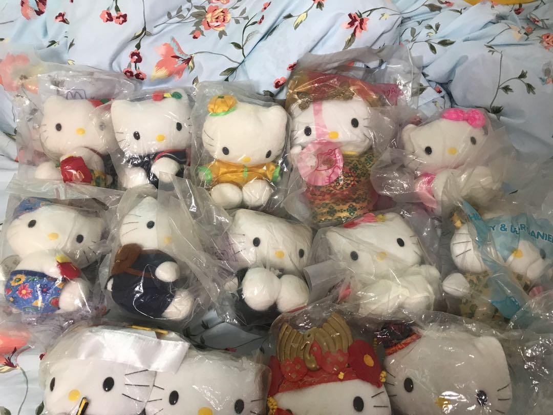 Hello Kitty 公仔 （分類：絨毛玩具）位於 Hong Kong。 由 funnyoo 提交（商品編號 263364653，圖片 3）。簡介： $50一個如果要可以話我知你要哪一個公仔全新，如果全要可以平啲。
