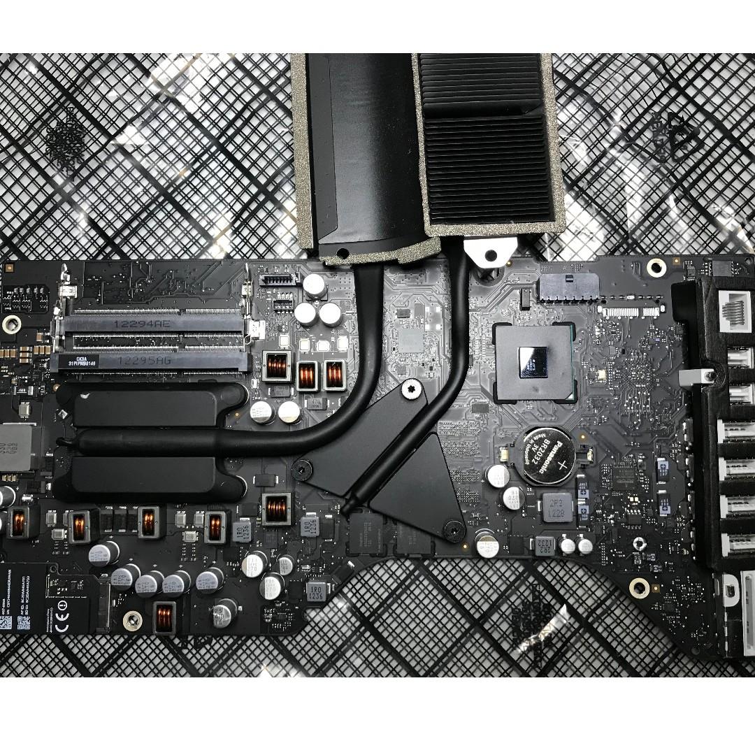 iMac 21.5-Inch Late 2012 Main Logic Board A1418 (Category: Computer Parts) located in Manila. Submitted by macforhelp (Listing ID 256034293, Image 2). Description: Replacement Main Logic Board for iMac 21.5-Inch Late 2012 with Processor and Heatsink Specs: Logic Board, 2.7 GHZ, i5, QC,GK107GS, 512MB GDDR PART NO.: 661-7101 Model Identifier: iMac13,1 Model number: A1418 Processor Speed: Intel Core i5 2.7GHz Architecture: 64-bit Number of Cores: 4 