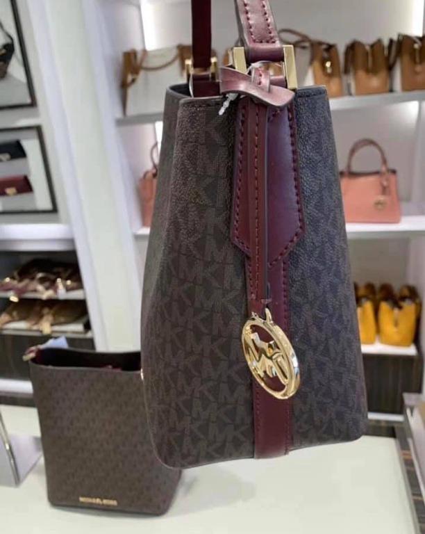 Michael Kors Kimberly Small Bucket Messenger Bag In Signature