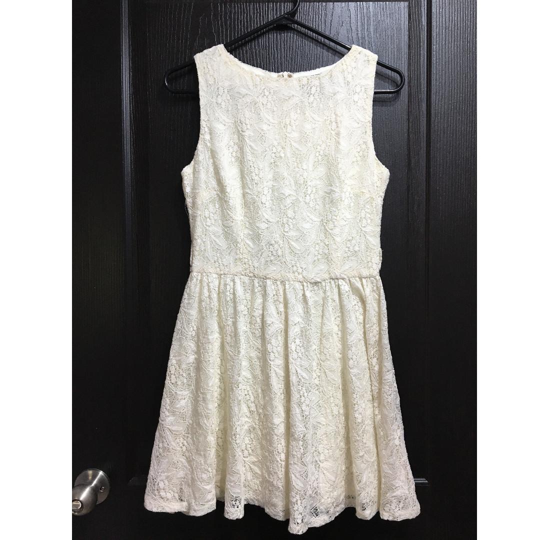 MISGUIDED WHITE LACE TEA DRESS (SIZE 8) (Category: Dresses) located in Quezon City. Submitted by cocobono (Listing ID 263320101, Image 1). Description: #febsweldo.