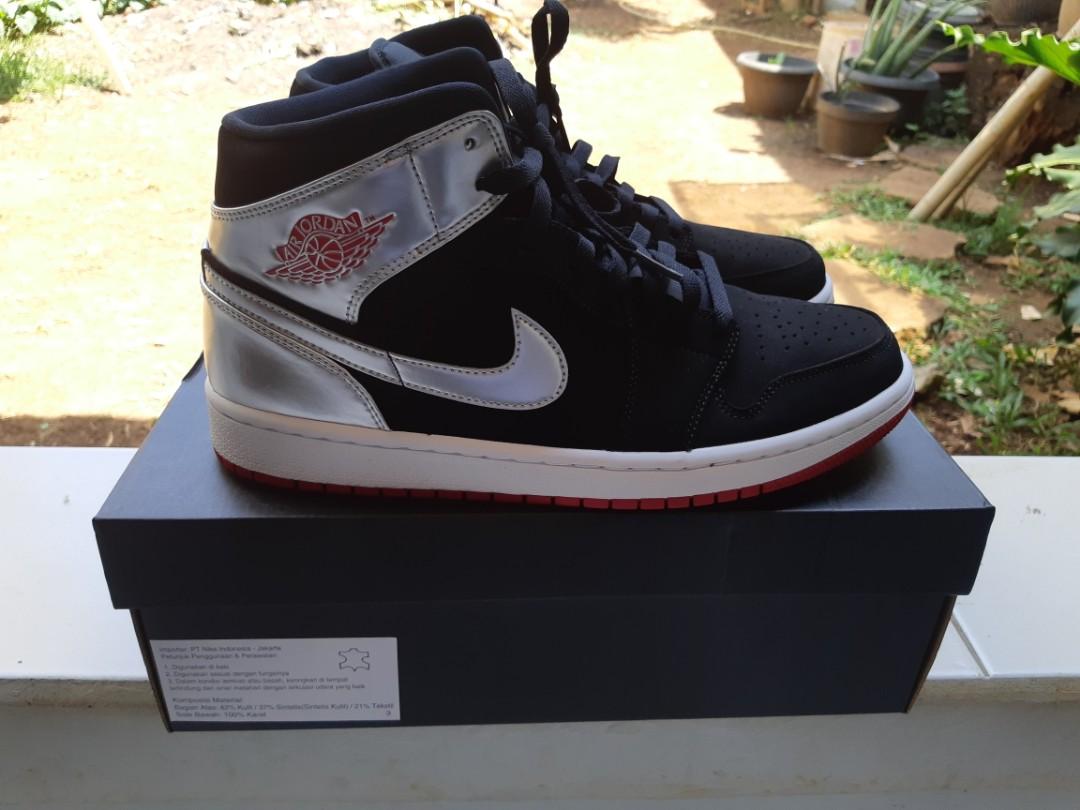 Nike Air Jordan 1 Mid Johnny Kilroy (Beli di Hoops), Fesyen Pria