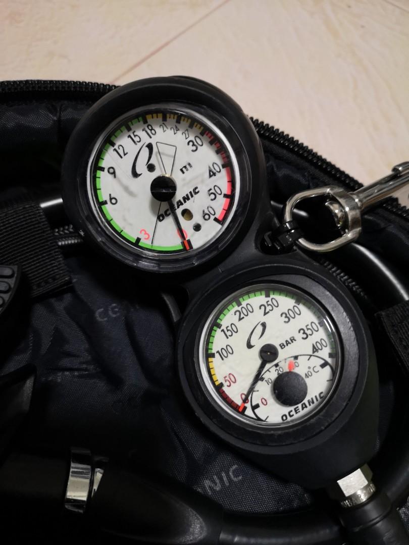 Oceanic diving regulator (Category: Water Sports) located in Singapore. Submitted by twisterwee (Listing ID 263468049, Image 2). Description: First stage: FDX10 Second stage: Oceanic delta 4 & Hollis 321 SPG: Oceanic **all hose are midlex hose except for primary air source. ***Whole set just done servicing on 20 July 2018..