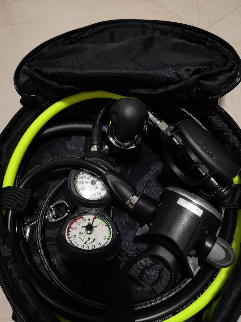 Oceanic diving regulator (Category: Water Sports) located in Singapore. Submitted by twisterwee (Listing ID 263468049, Image 1). Description: First stage: FDX10 Second stage: Oceanic delta 4 & Hollis 321 SPG: Oceanic **all hose are midlex hose except for primary air source. ***Whole set just done servicing on 20 July 2018..