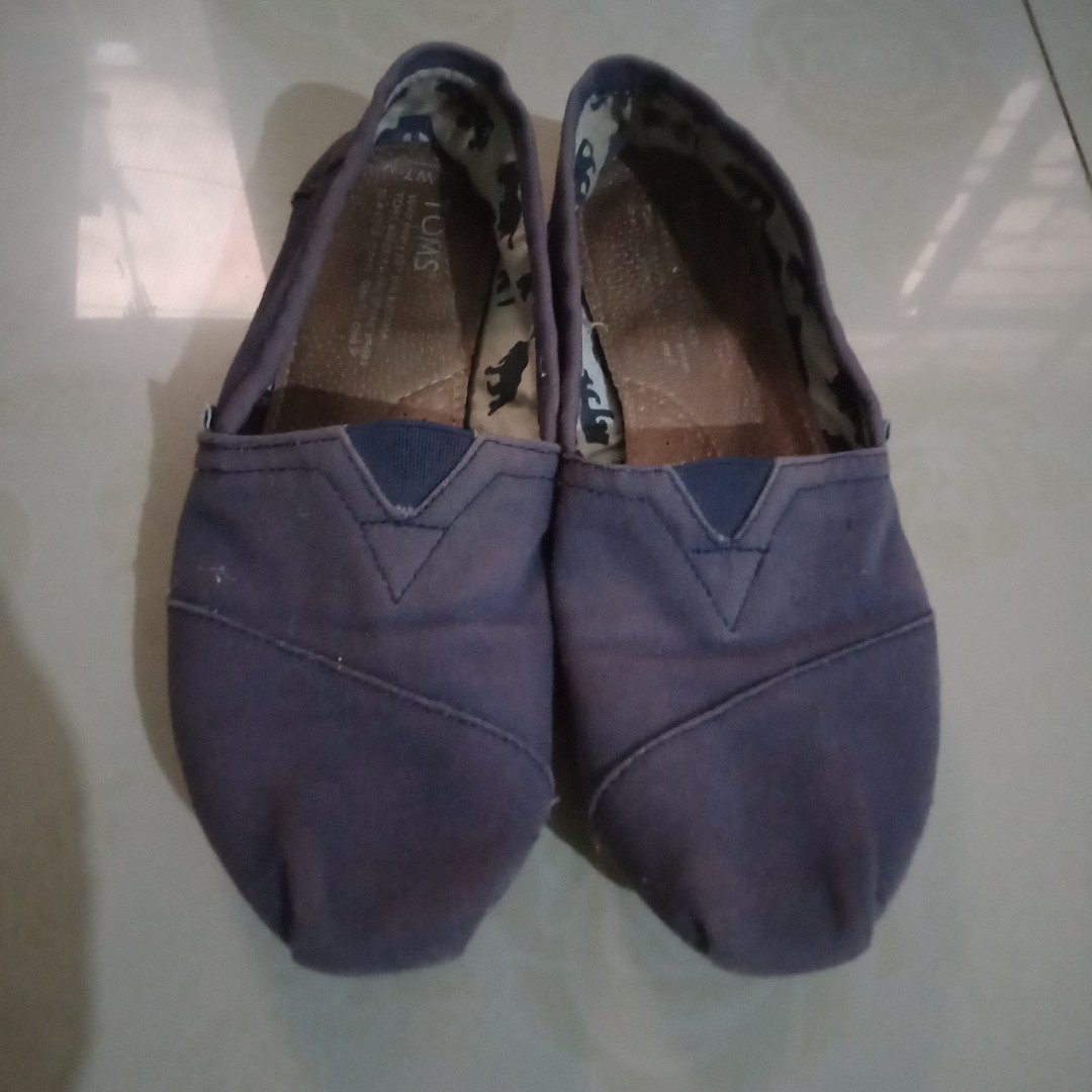 Original Toms, Women's Fashion, Footwear, Sneakers on Carousell