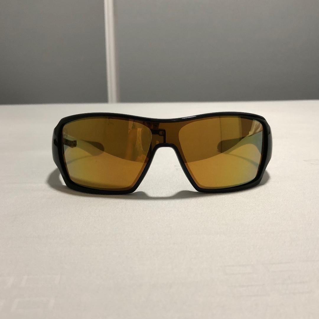Oakley offshoot deals shaun white