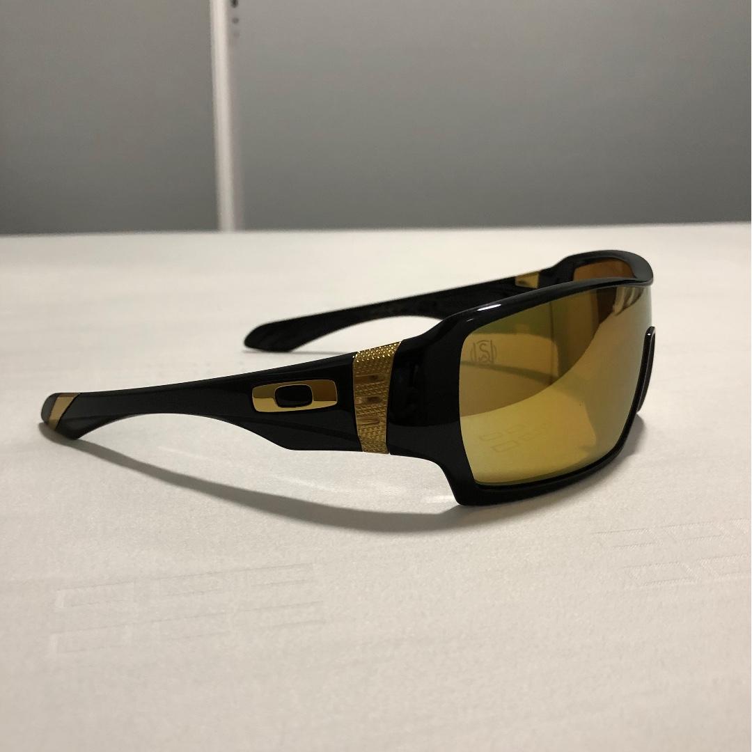 VERY GOOD CONDITION! Oakley Offshoot Shaun White Edition, Men's Fashion,  Watches & Accessories, Sunglasses & Eyewear on Carousell