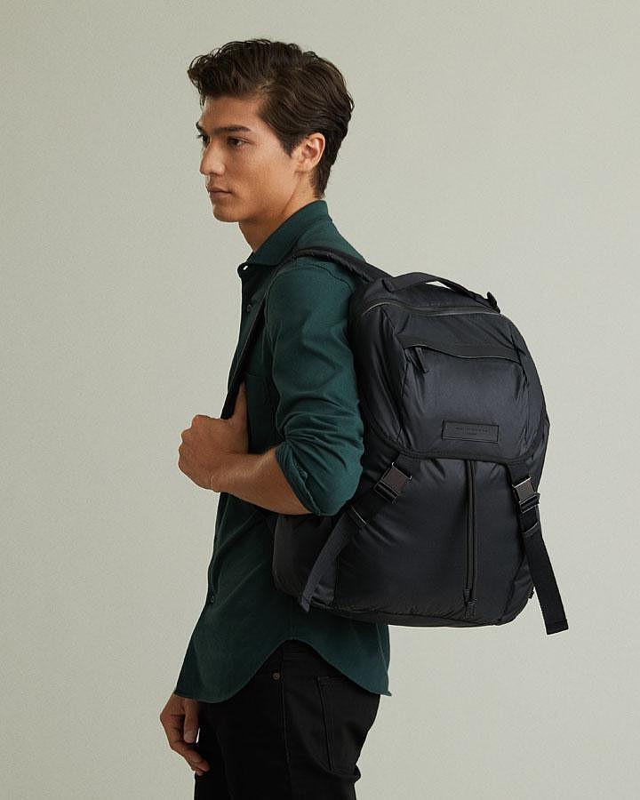 Want les essentiels rogue utility backpack sales
