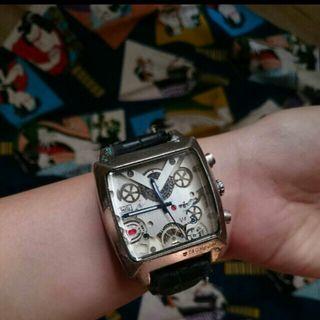 Jam tangan tagheuer