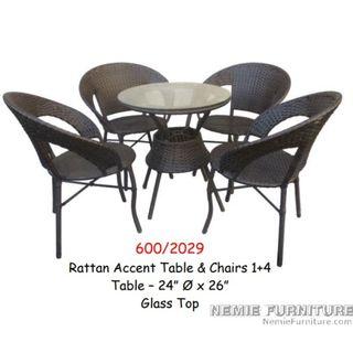 600 / 2029 table with 4 chairs