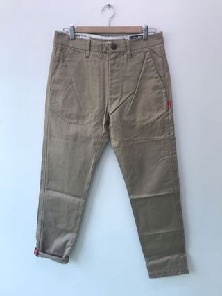 Izzue army chino 長褲 卡其色  30 正品64203304393345110