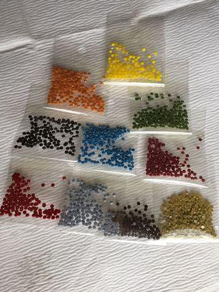 💅🏻Multicolored Beads for Faux Nails (Set B)