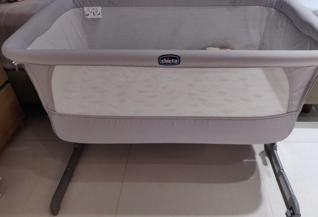 Chicco Next2Me Bedside Crib (06m), Babies & Kids, Baby Nursery & Kids