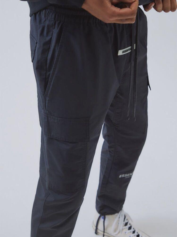 Fear of God Essentials Nylon Cargo Pants, 男裝, 褲＆半截裙, 短褲