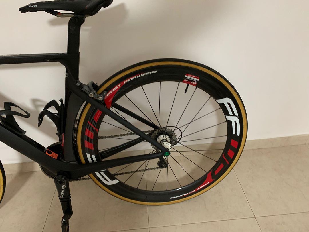 FFWD F6R carbon wheelset with DT Swiss180 ceramic hub