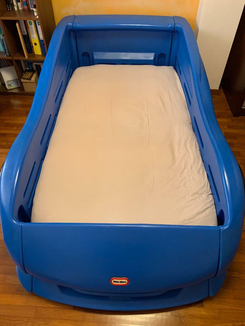 Little Tikes Race Car twin bed with free mattress , Babies & Kids, Baby