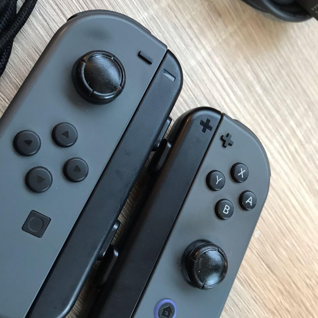 Nintendo Switch (hackable) Mario Odyssey Bundle + extra joycon & Mario