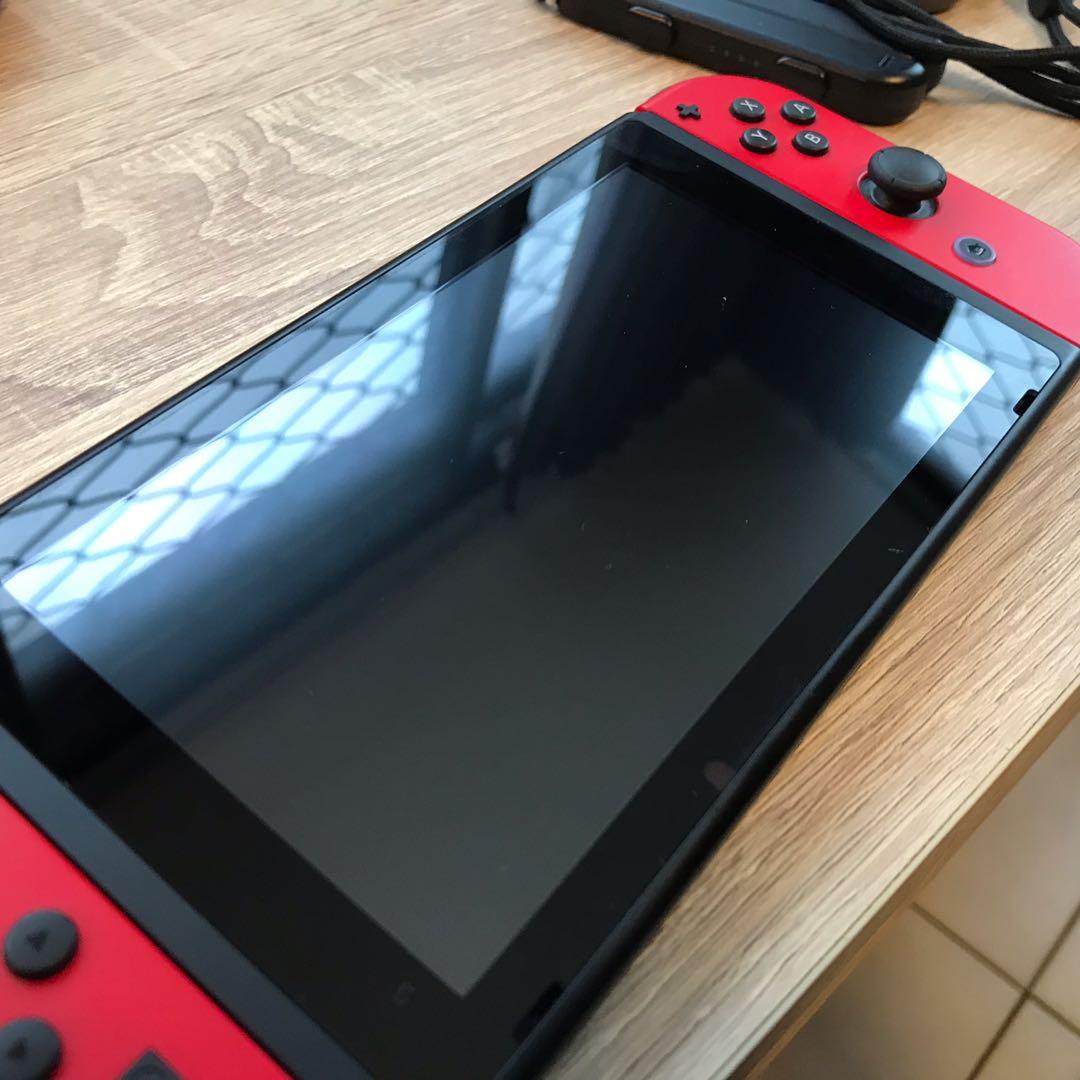 Nintendo Switch (hackable) Mario Odyssey Bundle + extra joycon & Mario