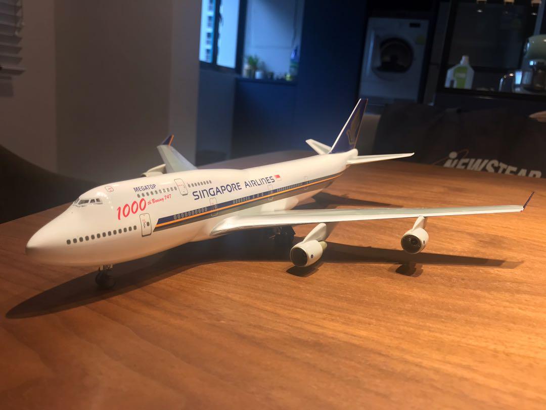 Singapore Airlines B747 400 Megatop 9v Smu 1 200 Toys Games Bricks Figurines On Carousell - sia boeing 747 400 roblox