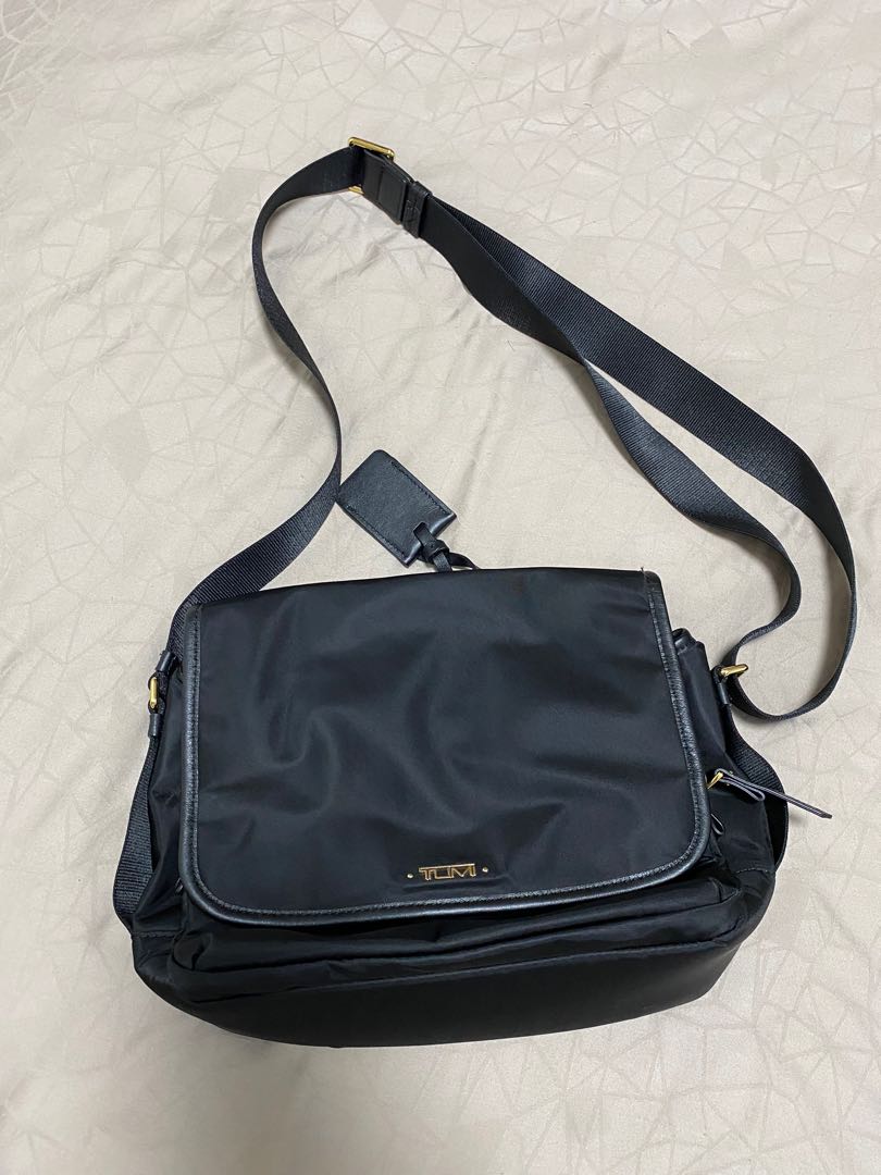 Tumi lola deals messenger bag