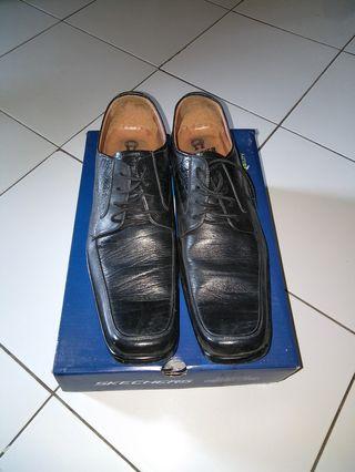 Sepatu Pantofel Aigner