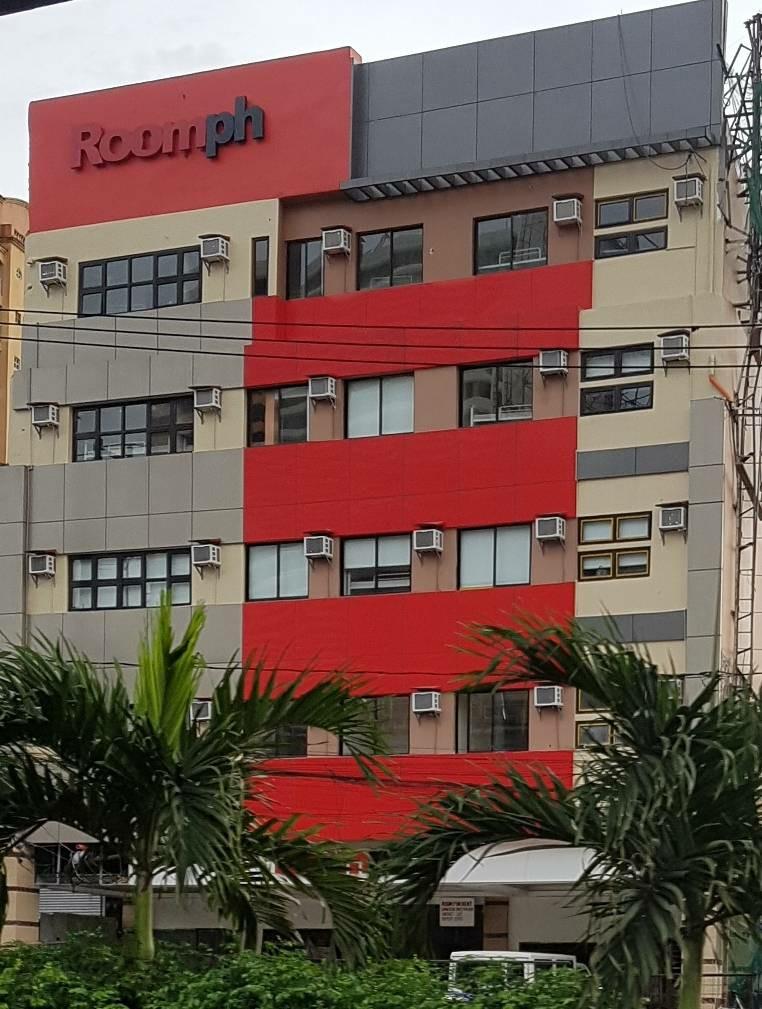 Aircon Studio Room for Rent in Front MRT Station Cubao ...