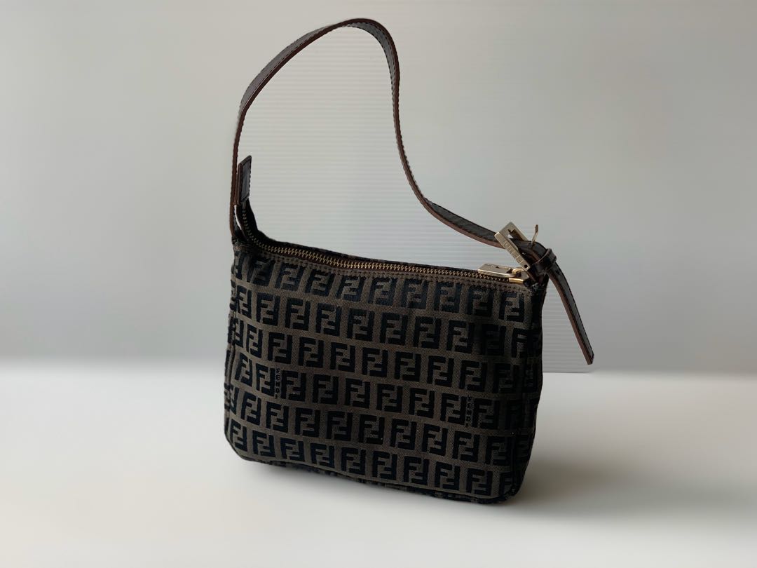 pochette fendi monogram