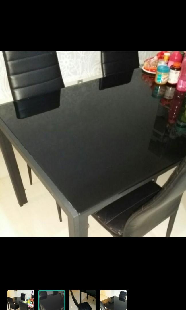 Dining Table (Category: Tables & Sets) located in Singapore. Submitted by eunice2305 (Listing ID 263800660, Image 2). Description: Not for fussy Condition 7/10 Self collect at Rivervale st.