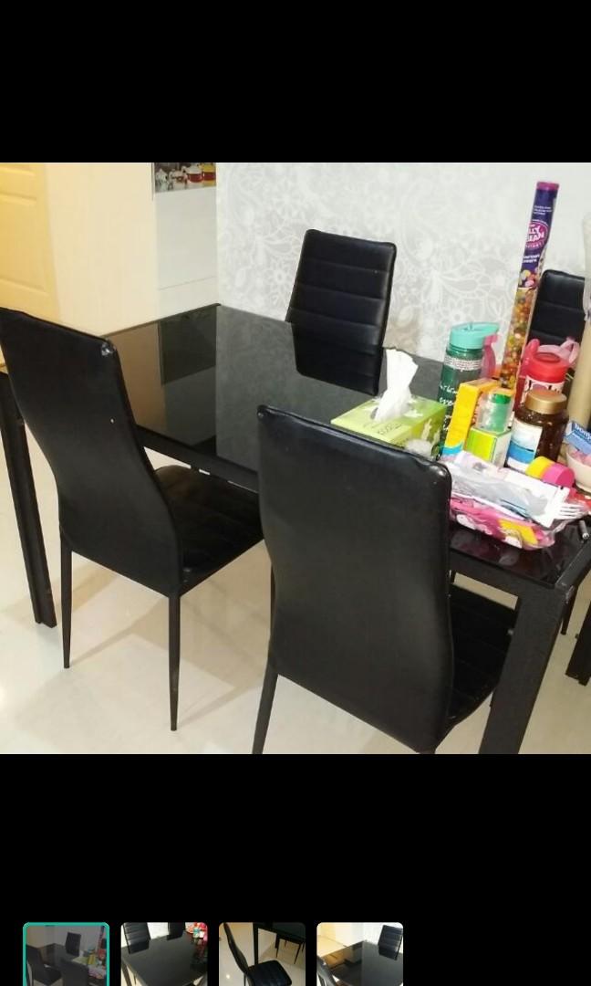 Dining Table (Category: Tables & Sets) located in Singapore. Submitted by eunice2305 (Listing ID 263800660, Image 1). Description: Not for fussy Condition 7/10 Self collect at Rivervale st.