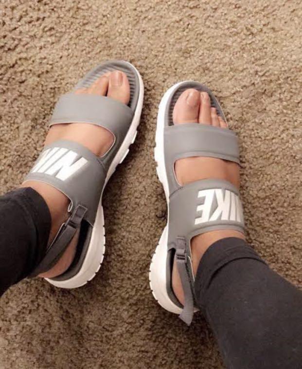 Nike tanjun sandals