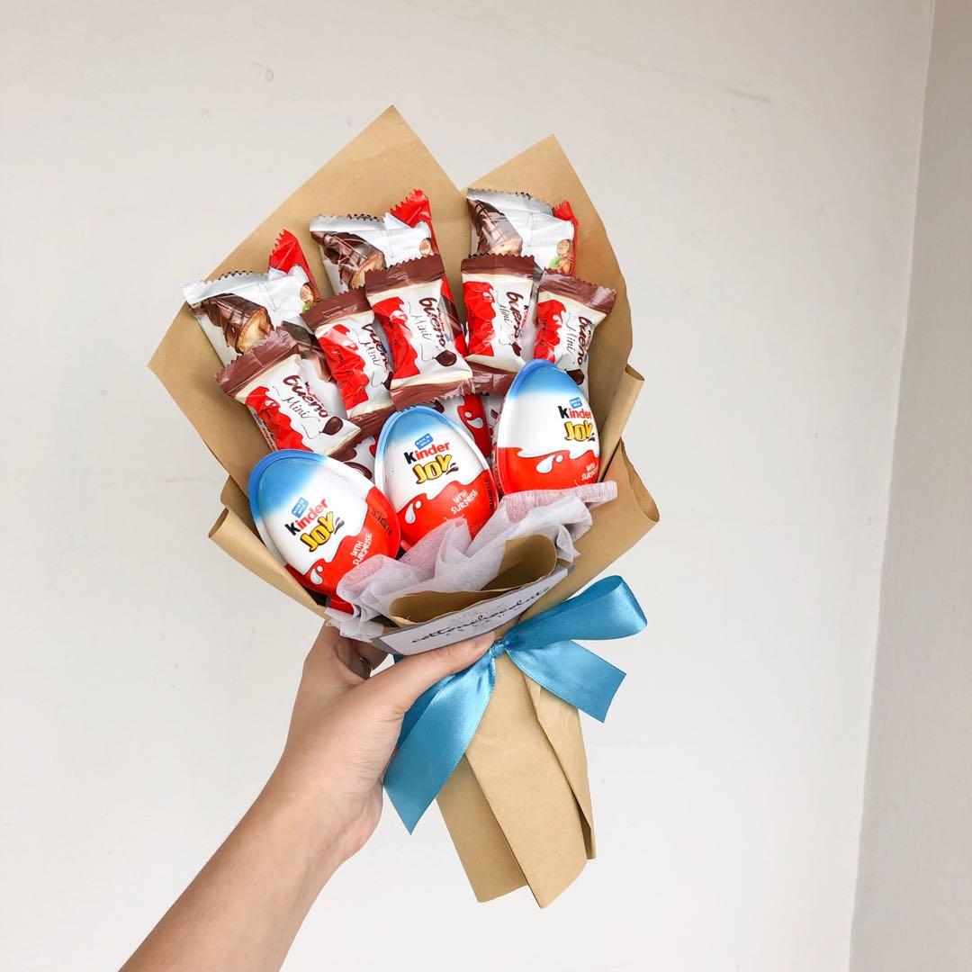 Petite Buenos Mini Kinder Bueno White Dark Chocolate Egg Bouquet Fresh Flower Roses Hobbies Toys Stationery Craft Flowers Bouquets On Carousell